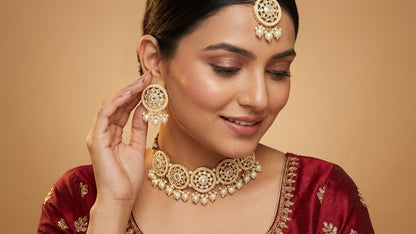 Round Kundan Pearl Choker Set